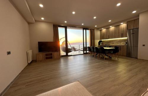 Gonio Apartment | Gonio N1003 Beachfront 4Bedroom apartment Sea and Mountain view
