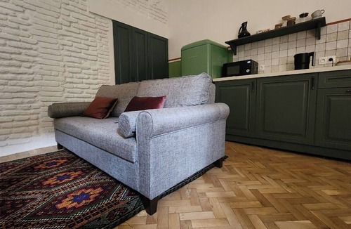 Sololaki Apartment | Green apartment