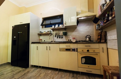 Vake-Saburtalo House | GROOVE BASE (left side)