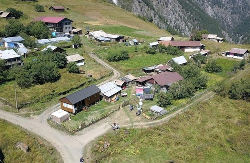 Omalo House | Guest House Nazo