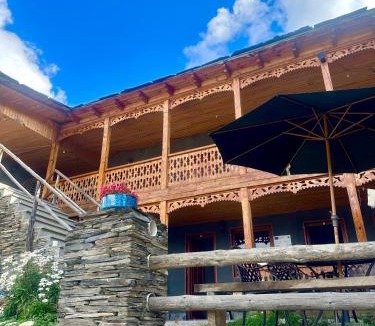Omalo Hotel | Guesthouse Lasharai