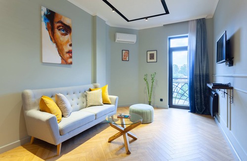 Chugureti Apartment | Hidden Gem by Marjanisvhili Theater