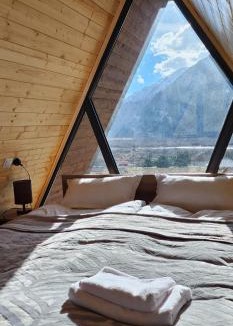 Stepantsminda Ski Chalet | Hill silence