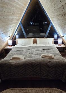 Stepantsminda Ski Chalet | Hill silence