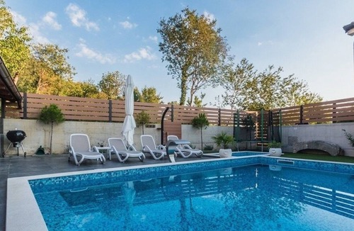 Tribalj House | Holiday Home in Crikvenica with Terrace, Air condition, WIFI, Washing machine (4640-1)