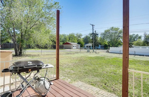 Prescott House | HOT TUB! Kayak Provided BBQ Ready Near Music Festivals & Rodeo Shows