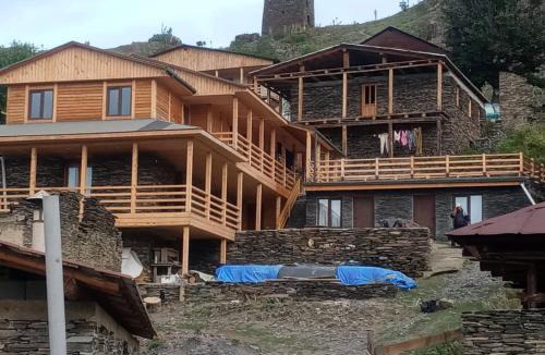 Omalo House | HOTEL AMIRAN