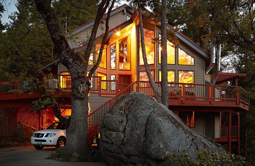 Yosemite West Apartment | Inside Yosemite Gates! Aspen Room, Minutes From Valley. Rents Jan-April only.