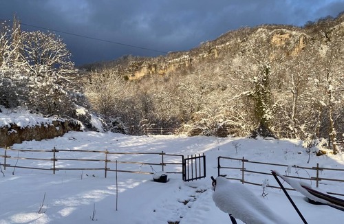 Imereti Cabin | Katskhi Cottage — Cozy 2BR Retreat w/Patio near Katskhi Column