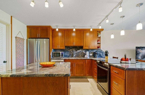 Historic Kailua Village Condo | Kona Pacific B411 - Garden View Kona Condo | Walk to Town & Ironman