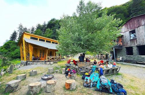 Roshka House | Korsha Guesthouse