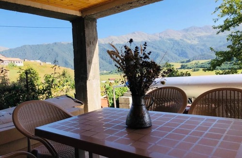 Omalo House | Lileo