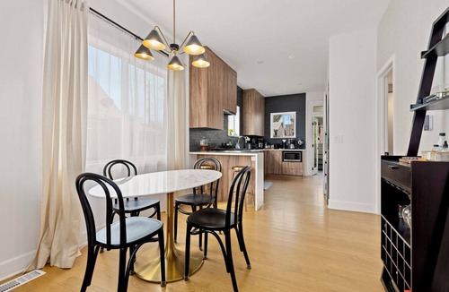 Highland House | LoHi Luxury: Historic Charm, Secret Garden, Chef's Kitchen, Dog-friendly!