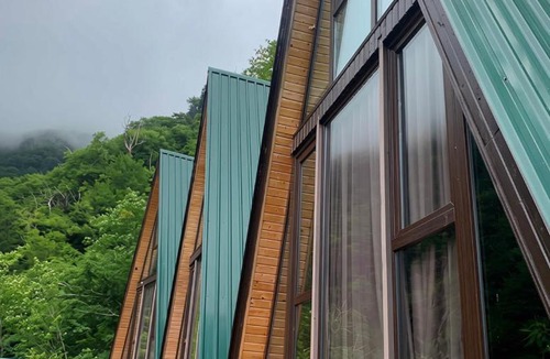 Salkhino House | Lugela-Ghunji Cottages - ლუგელა-ღუნჯის კოტეჯები
