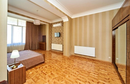 Tbilisi Apartment | Luxury 3 bed room apartment in the city center of tbilisi