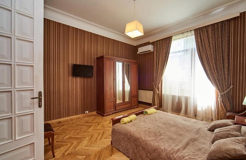 Tbilisi Apartment | Luxury 3 bed room apartment in the city center of tbilisi