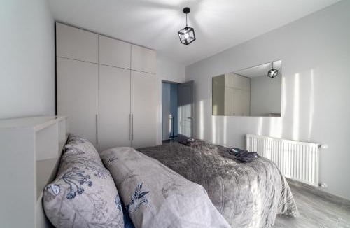 Bakuriani Apartment | Luxury Cottage Casa Di Familia - front cottage for families & groups