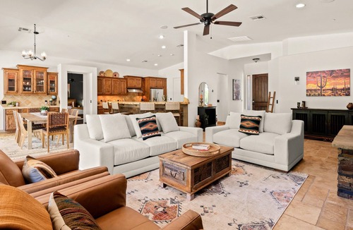 Cave Creek House | Luxury Sonoran Nights,Walk to Cave Creek, Heated Pool/Hot Tub, Backs Black Mtn
