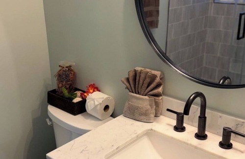 Trinidad Apartment | Modern 1-bedroom Lower level apartment by Union Market/H st. + Dedicated Parking
