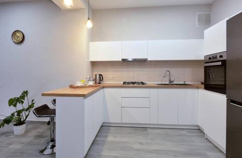 Tsqneti Apartment | Modern Apartment in New Building - Central Tbilisi Comfort