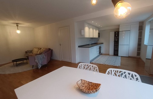 Floda Apartment | Modern & Private near Nature: kitchen, washer - perfect for 2-4 people & up to 5