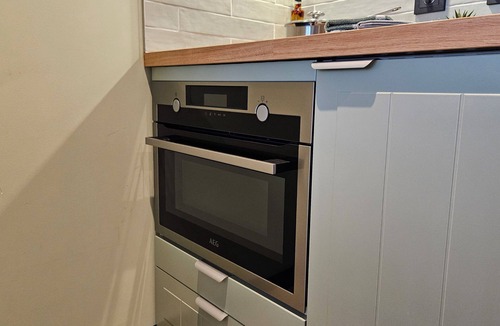 Purmerend Apartment | Modern Studio | 20min from Amsterdam Centre | FREE parking | Renovated aug. 2025