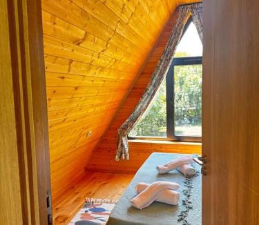 Racha-Lechkhumi and Lower Svaneti House | Mtiskari cottage in Utsera