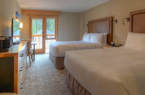 Banff Hotel | New Accessible Room, 1 Minute from Banff Centre!