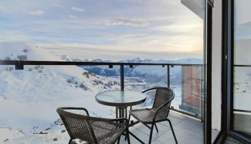 Kazbegi Apartment | New Gudauri Twins Mountain view