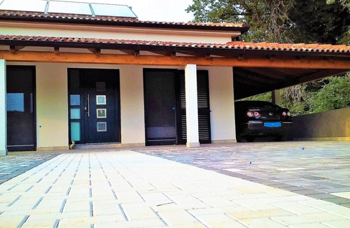 Pula House | New, modern vacation home* Close to the sea - quiet location with pool - pure nature