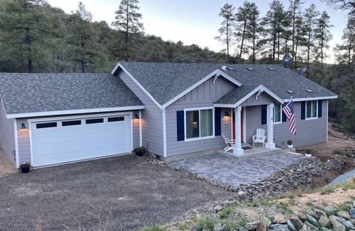 Oak Knoll Village Cottage | Oak Knoll Cottage - Minutes to Downtown, Ideal for Fishing & Hiking!