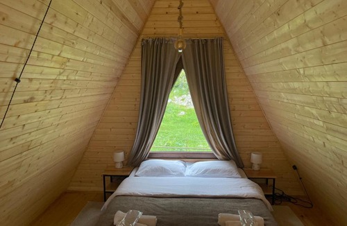 Kazbegi Cabin | Off Inn Kazbegi - cottages