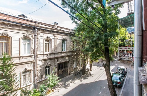 Sololaki House | Old apartment in Tbilisi