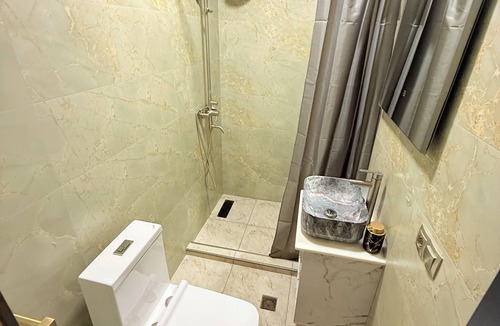 Kutaisi Apartment | Old Balcony - Holiday Home - Urban Elegance in the Heart of the City Kutaisi.