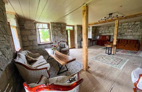 Ambrolauri Apartment | Old House in Racha - ძველი სახლი რაჭაში