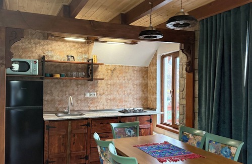 Stepantsminda Cottage | Old White House
