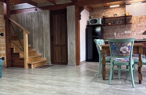 Stepantsminda Cottage | Old White House