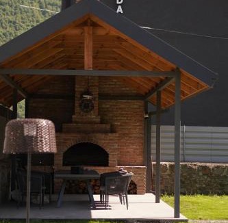 Gergeti House | Oli Home