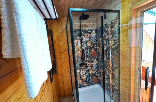 Khulo Cottage | One-Bedroom House 2 - Nika Hotel and Club