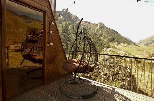 Kazbegi Ski Chalet | Outside Kazbegi Cabin 2