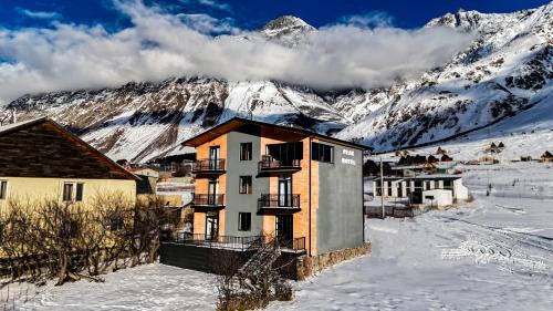 Stepantsminda Hotel | Peak Hotel Kazbegi