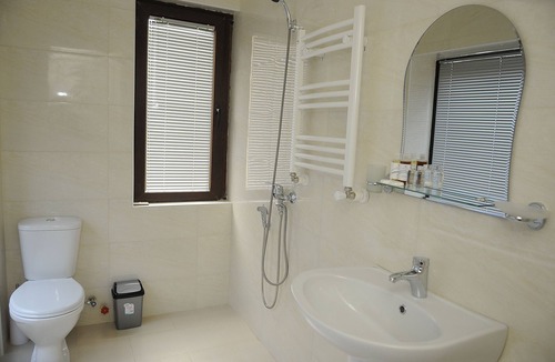 Kutaisi House | Pomegranate - Double/Twin Room 3