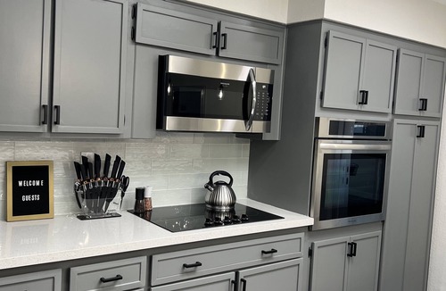 McClintock House | Private Heated Pool, Ping Pong and Billiards, Full Coffee Bar, near ASU
