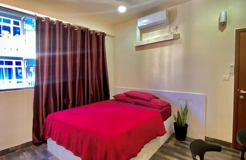 Male House | Resting View