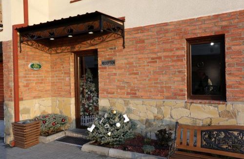 Natakhtari Hotel | Royal Green Hotel