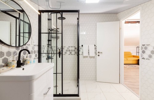 Kutaisi Apartment | Set in the heart of Kutaisi,modern,and cozy rooms of the big and comfortable