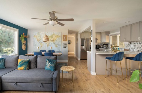 SeaTac House | Sky's Retreat: A beautiful 4-bedroom house, 7 Minutes from SEA Airport