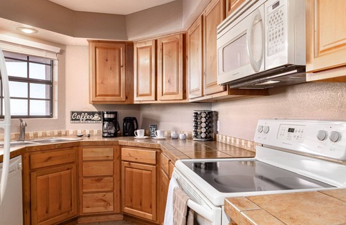 Tucson Condo | Skyline View, City & Mountain Views, Golf nearby, bicycling, swimming pool