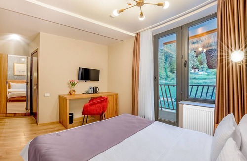 Gori Hotel | Solo Grand Boshuri Hotel