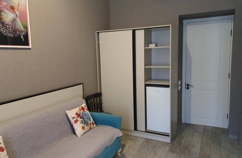 Chugureti Apartment | Spacious 4-bedroom apartment with WiFi, AC in a historical Tbilisi neighborhood